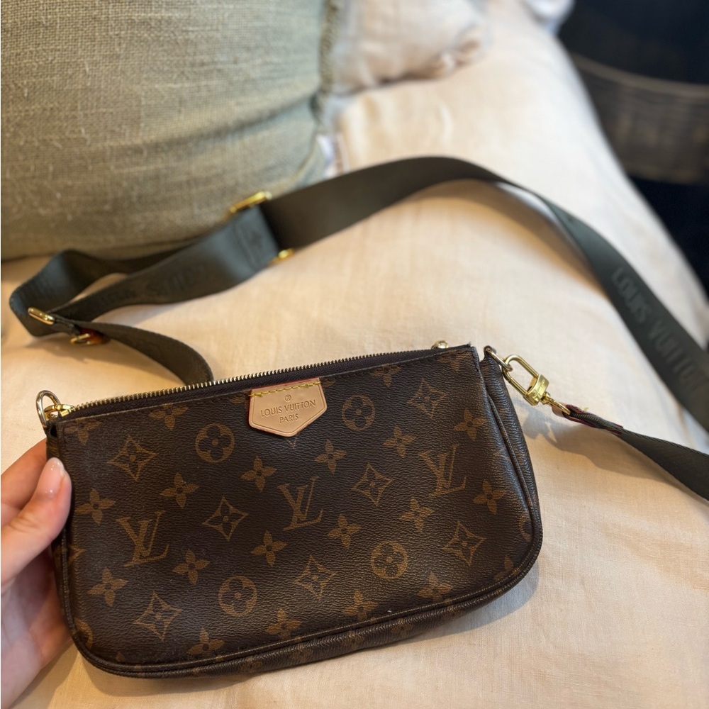 FAUX Louis Vuitton Monogram Crossbody Bag